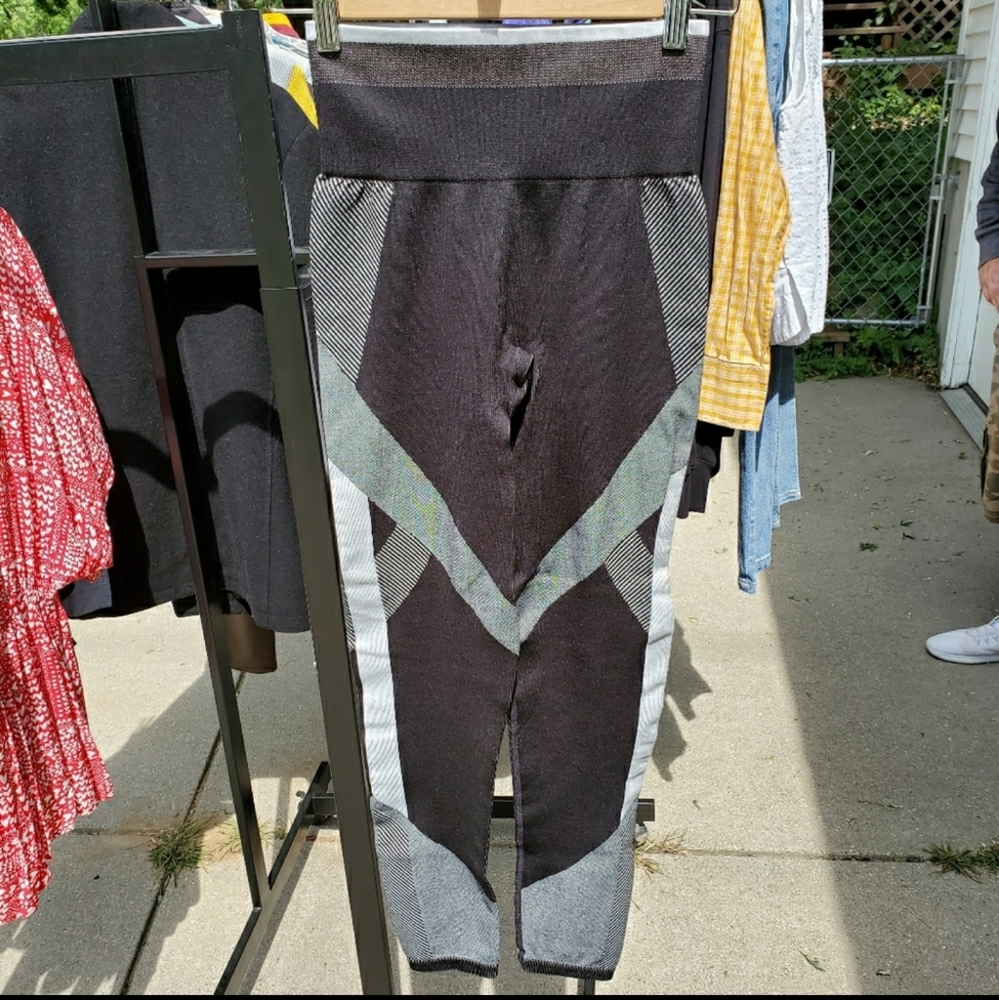 Cool & Comfy Leggings VS PINK